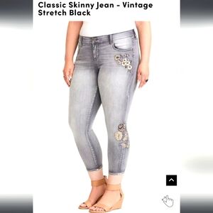 Plus Size 24 Gray Torrid Ankle Skinny Jeans Floral embroidered stretchy women's